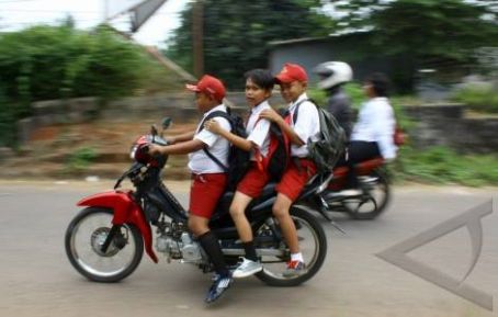 Parahnya 10 Foto Kelakuan Buruk Anak SD Jaman Sekarang 